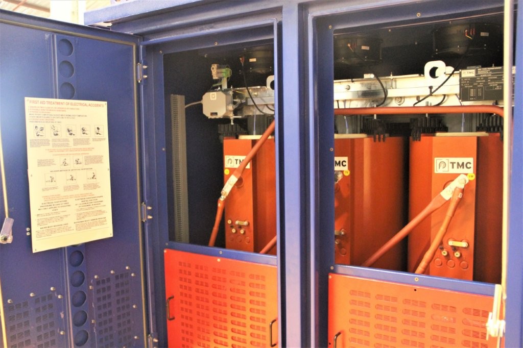 A dry-type transformer integrated into a compact mini-substation for safe, reliable and efficient power distribution.